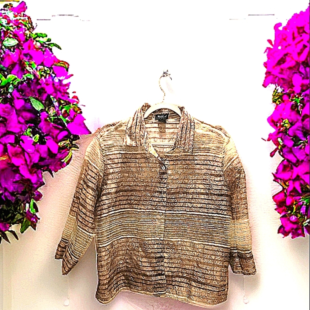 Unleash Your Style with the Pre-Loved West End Long Sleeve Button-Down Shirt